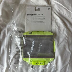 NWT!!!! Lululemon Fast and Free Run Armband - S/M
